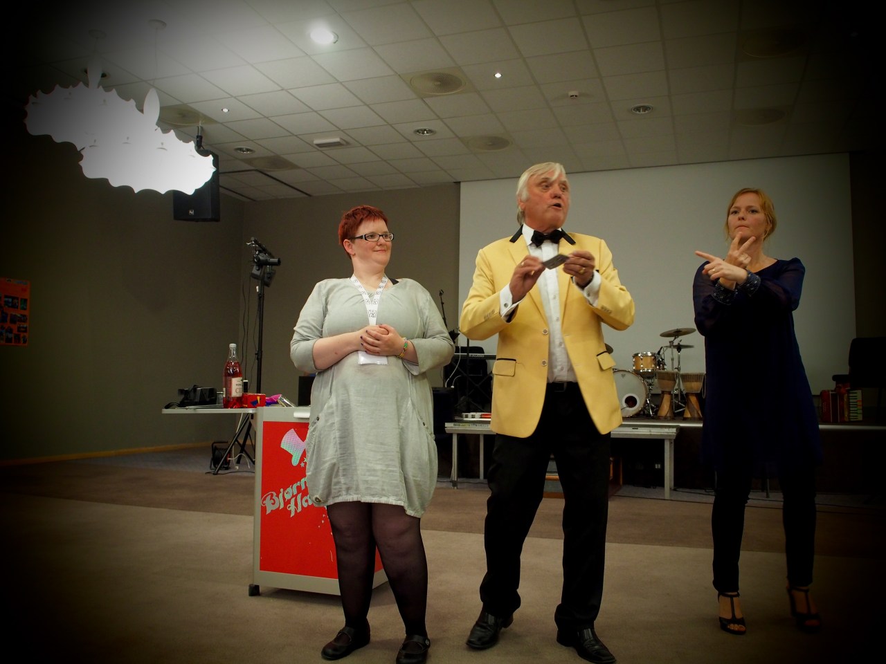 Bjørn Haldor elsker å trylle. Han har drevet med magi i en mannsalder.